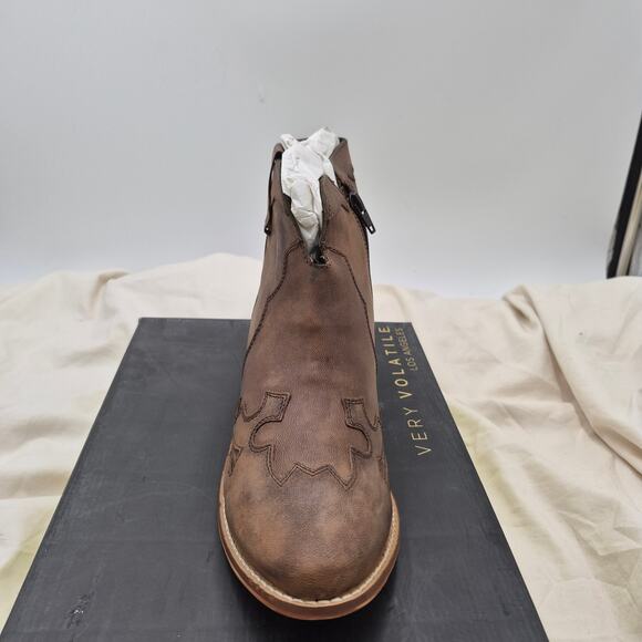 NEW Very Volatile Women Drexel leather Ankle Boot western-inspired bootie sz 9.5 - Picture 3 of 9